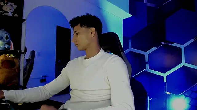 MaxiimoRomano  online show from 07.25.26