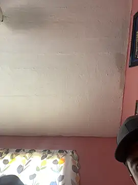 Snapshot of Yiyinhot chatting on 03.20.26 Yiyinhot online show from 03.20.26