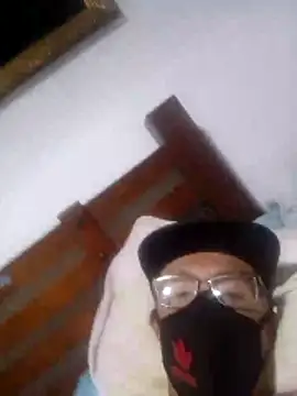 Snapshot of Amberes12 chatting on 04.04.26 Amberes12 online show from 04.04.26