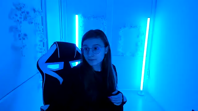 Mia kristal online show from 04.25.26