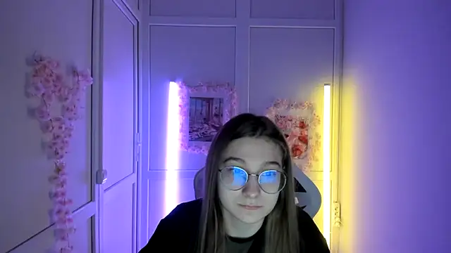 Mia kristal online show from 04.26.26