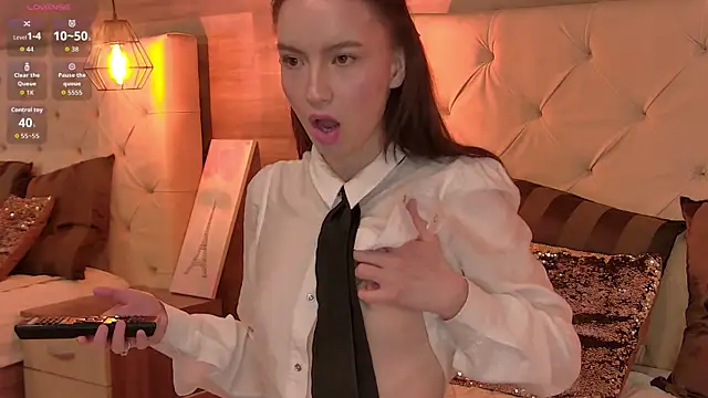 MonaHicks online show from 03.17.26