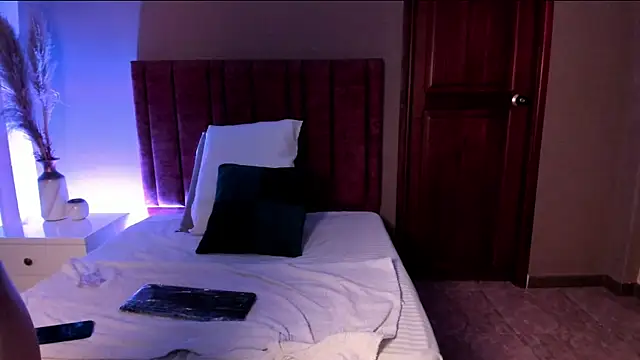 AnnieBlluee online show from 05.01.26