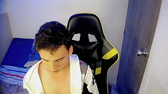 Snapshot of Mathias_twinkk chatting on 03.19.26 Mathias twinkk online show from 03.19.26
