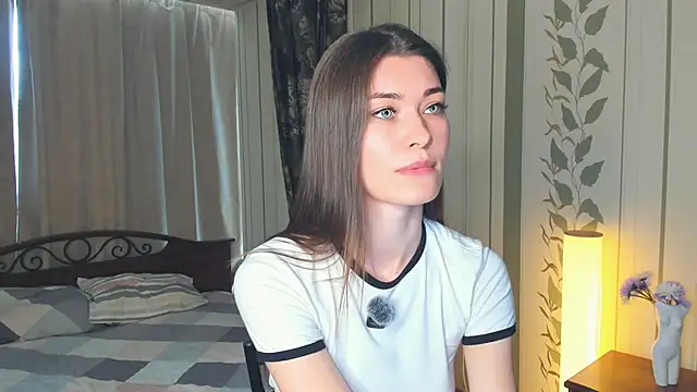 JulissaLipoma online show from 06.04.26