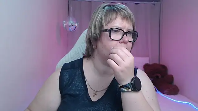 Snapshot of BonnnyBoobsy chatting on 05.19.26 BonnnyBoobsy online show from 05.19.26