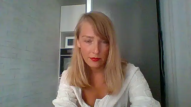 Snapshot of Satu8 chatting on 06.26.26 Satu8 online show from 06.26.26