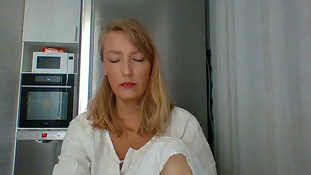 Snapshot of Satu8 chatting on 06.27.26 Satu8 online show from 06.27.26