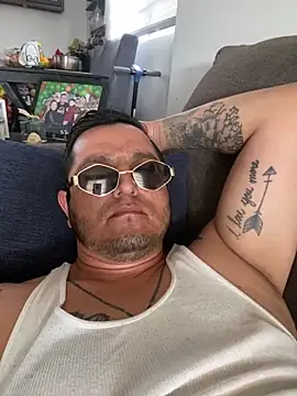 HOTB0Y18 online show from 05.18.26