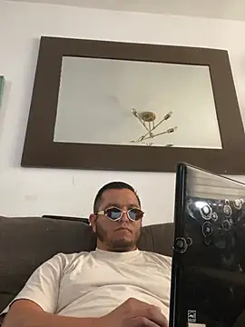 HOTB0Y18 online show from 05.29.26