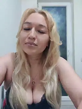 LexaVelure online show from 05.04.26