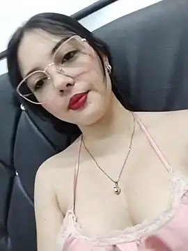 Snapshot of veleria_allurin chatting on 06.21.26 veleria allurin online show from 06.21.26