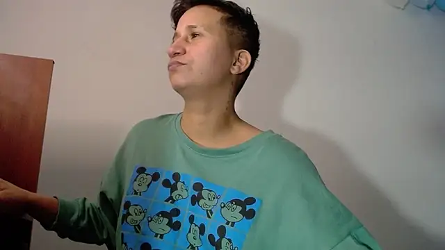 Snapshot of Aleja_rs chatting on 03.21.26 Aleja rs online show from 03.21.26