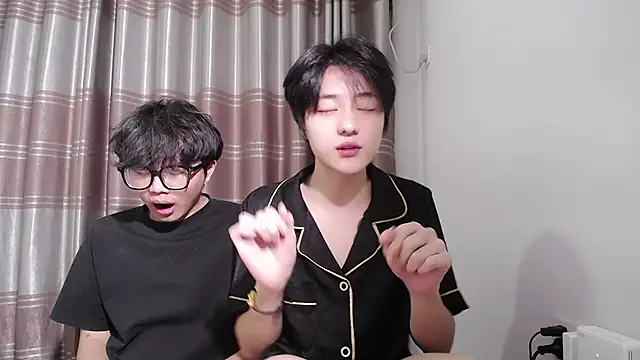 Snapshot of XIAOZHU-01 chatting on 07.12.26 XIAOZHU-01 online show from 07.12.26