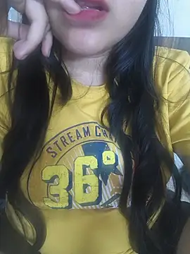 Snapshot of neelam_rawat chatting on 07.04.26 neelam rawat online show from 07.04.26
