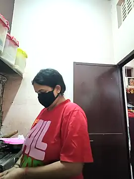 REENA-STRIP online show from 05.07.26