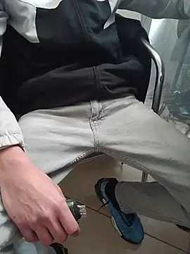 Snapshot of Skinboy06 chatting on 03.26.26 Skinboy06 online show from 03.26.26