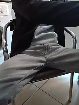 Snapshot of Skinboy06 chatting on 04.01.26 Skinboy06 online show from 04.01.26