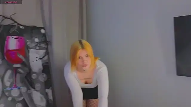 Snapshot of DorisHall chatting on 03.20.26 DorisHall online show from 03.20.26