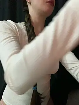 Snapshot of shrie_beverlyy045 chatting on 04.05.26 shrie beverlyy045 online show from 04.05.26