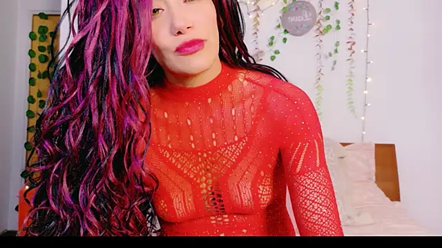 Ajua  Uva online show from 05.10.26
