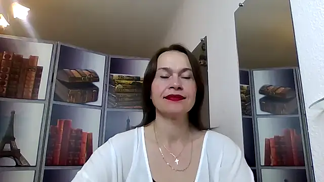 Snapshot of Selena_Moo chatting on 05.17.26 Selena Moo online show from 05.17.26