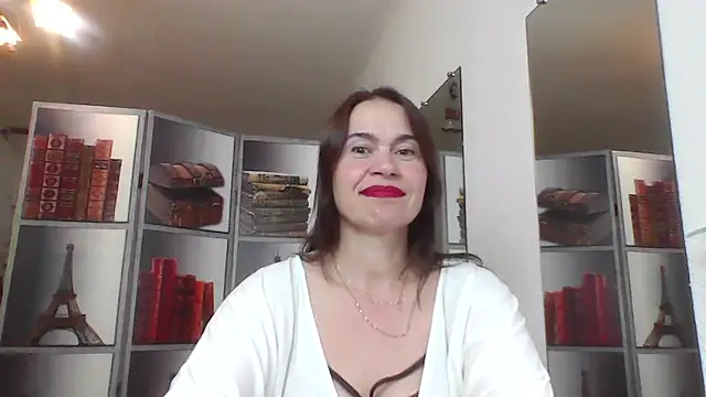 Snapshot of Selena_Moo chatting on 06.01.26 Selena Moo online show from 06.01.26