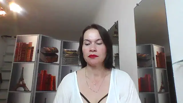 Snapshot of Selena_Moo chatting on 06.10.26 Selena Moo online show from 06.10.26