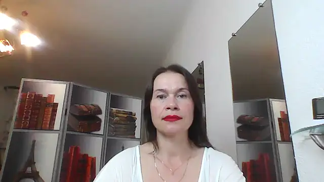 Snapshot of Selena_Moo chatting on 06.11.26 Selena Moo online show from 06.11.26