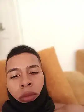 Snapshot of alejo_king02 chatting on 04.16.26 alejo king02 online show from 04.16.26