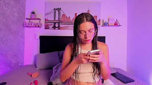 SofiaLujan  online show from 04.29.26