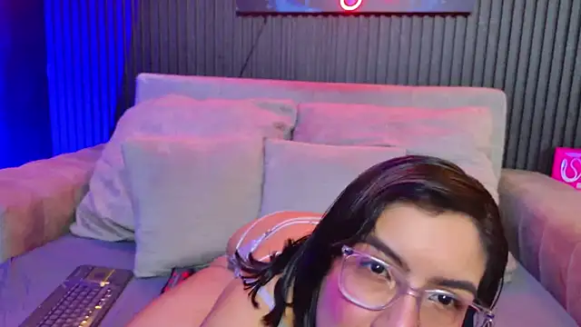 HannaMiller01  online show from 04.19.26