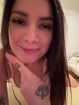 Snapshot of kattyluvv chatting on 04.08.26 kattyluvv online show from 04.08.26