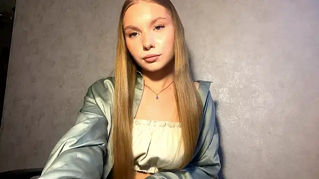CarolineNine online show from 04.18.26