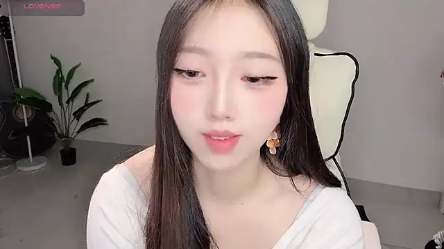 Yukiy8877 online show from 04.21.26