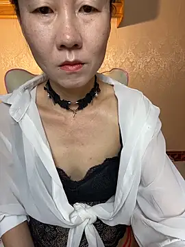 lilysister66 online show from 04.24.26