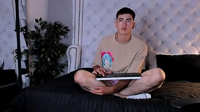 Snapshot of Xander_Noir chatting on 03.30.26 Xander Noir online show from 03.30.26