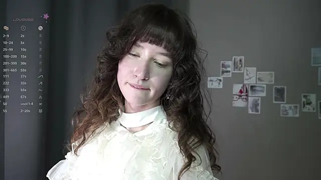 Snapshot of DellaLeck chatting on 05.24.26 DellaLeck online show from 05.24.26