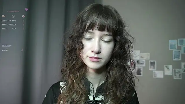 Snapshot of DellaLeck chatting on 05.25.26 DellaLeck online show from 05.25.26
