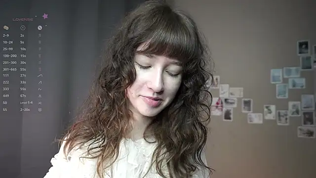 Snapshot of DellaLeck chatting on 05.26.26 DellaLeck online show from 05.26.26