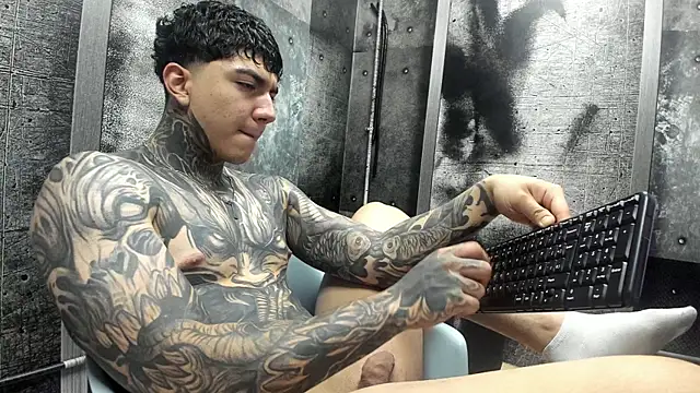 Snapshot of Gury_tattoo chatting on 06.04.26 Gury tattoo online show from 06.04.26