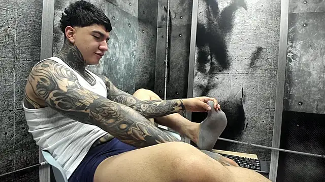 Snapshot of Gury_tattoo chatting on 06.17.26 Gury tattoo online show from 06.17.26