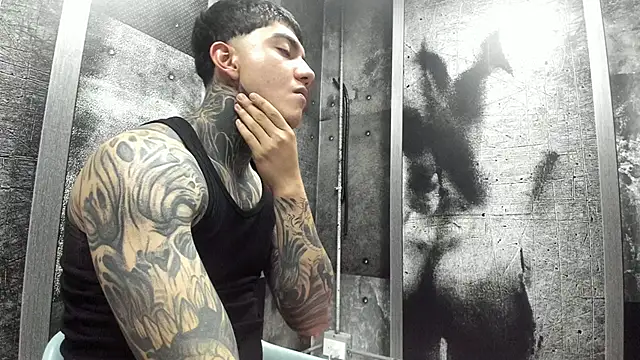 Snapshot of Gury_tattoo chatting on 06.22.26 Gury tattoo online show from 06.22.26