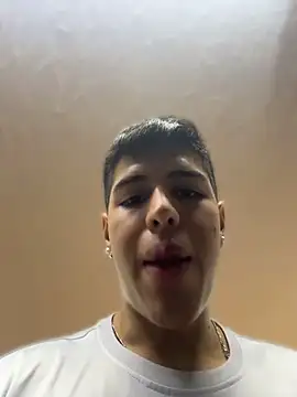 Snapshot of Angel_khouri_ chatting on 04.22.26 Angel khouri online show from 04.22.26