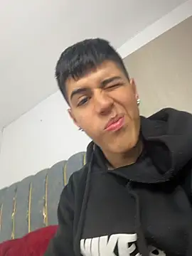 Snapshot of Angel_khouri_ chatting on 05.18.26 Angel khouri online show from 05.18.26