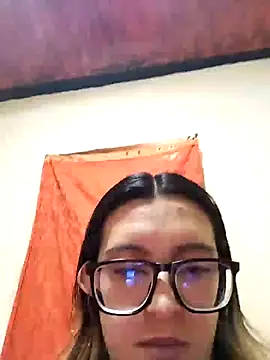 Snapshot of Greta_silber26 chatting on 04.04.26 Greta silber26 online show from 04.04.26