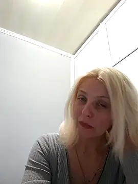 MiaLove183 online show from 06.06.26