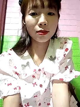 AmyLinee01 online show from 05.11.26