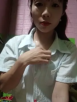 AmyLinee01 online show from 05.13.26