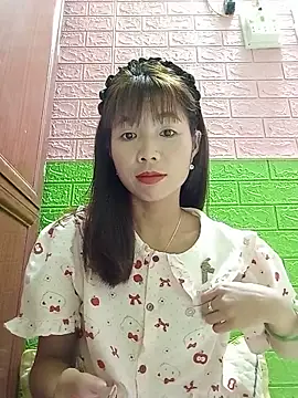 AmyLinee01 online show from 06.08.26